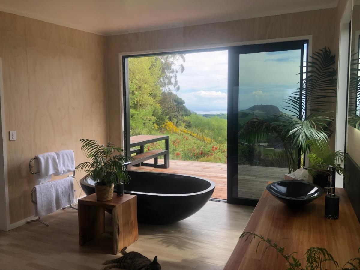 Whakaipo Bay Cabin Retreat Tauposjön Exteriör bild